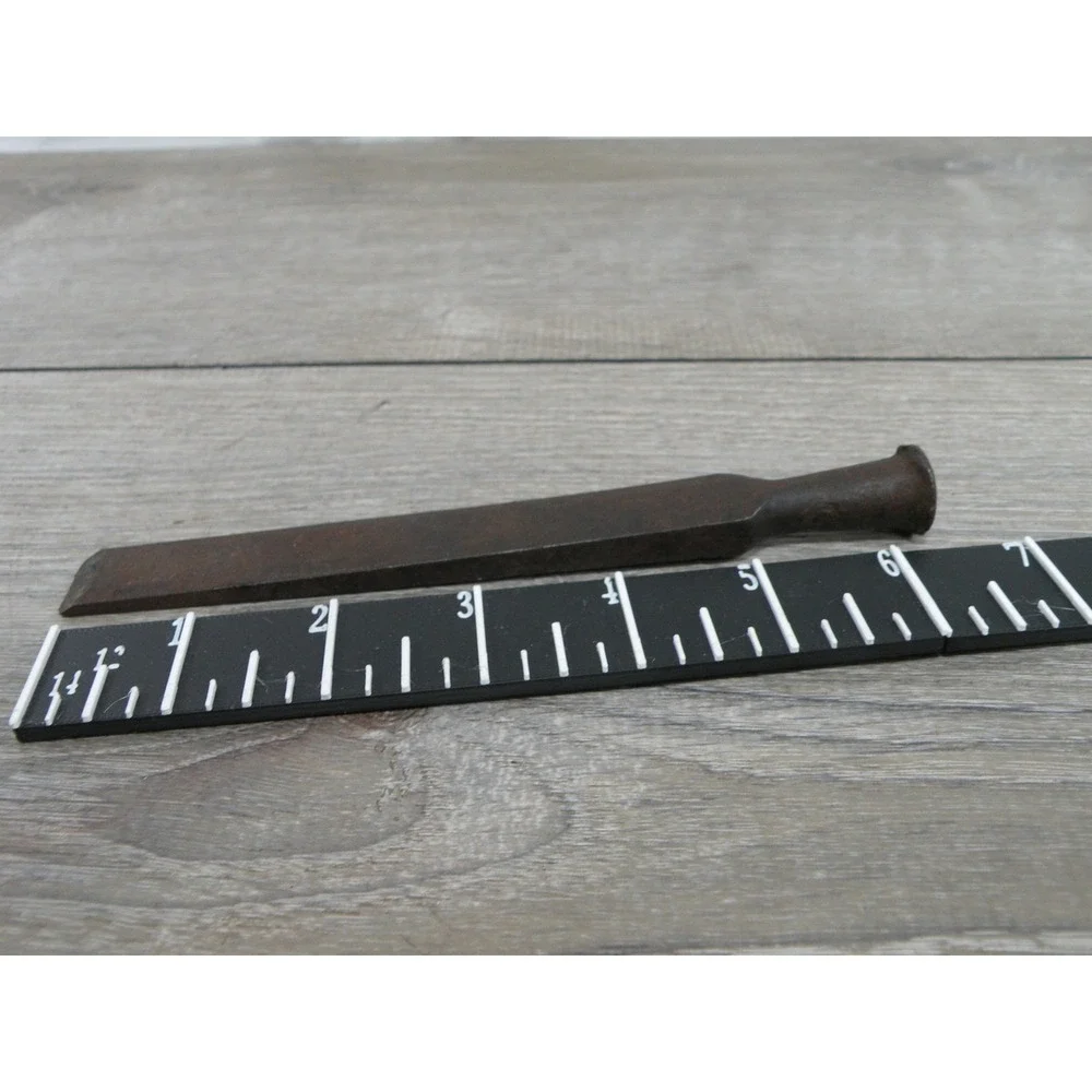 Vintage Heavy Duty Chisel ~1 inch Wide Blade ~6.5